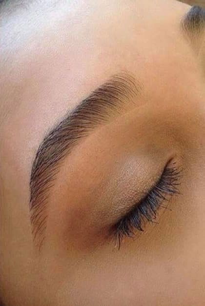 Eyebrow after threading, clean defined arch